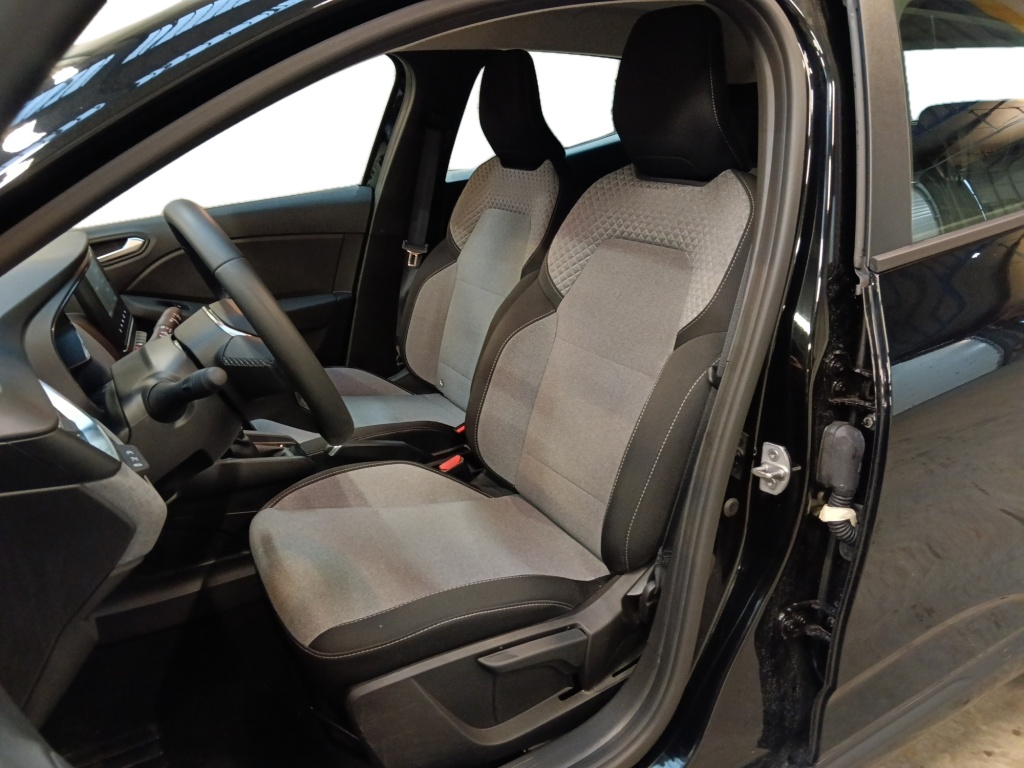 72523_p51 - RENAULT - CLIO - 2025 - photo 10