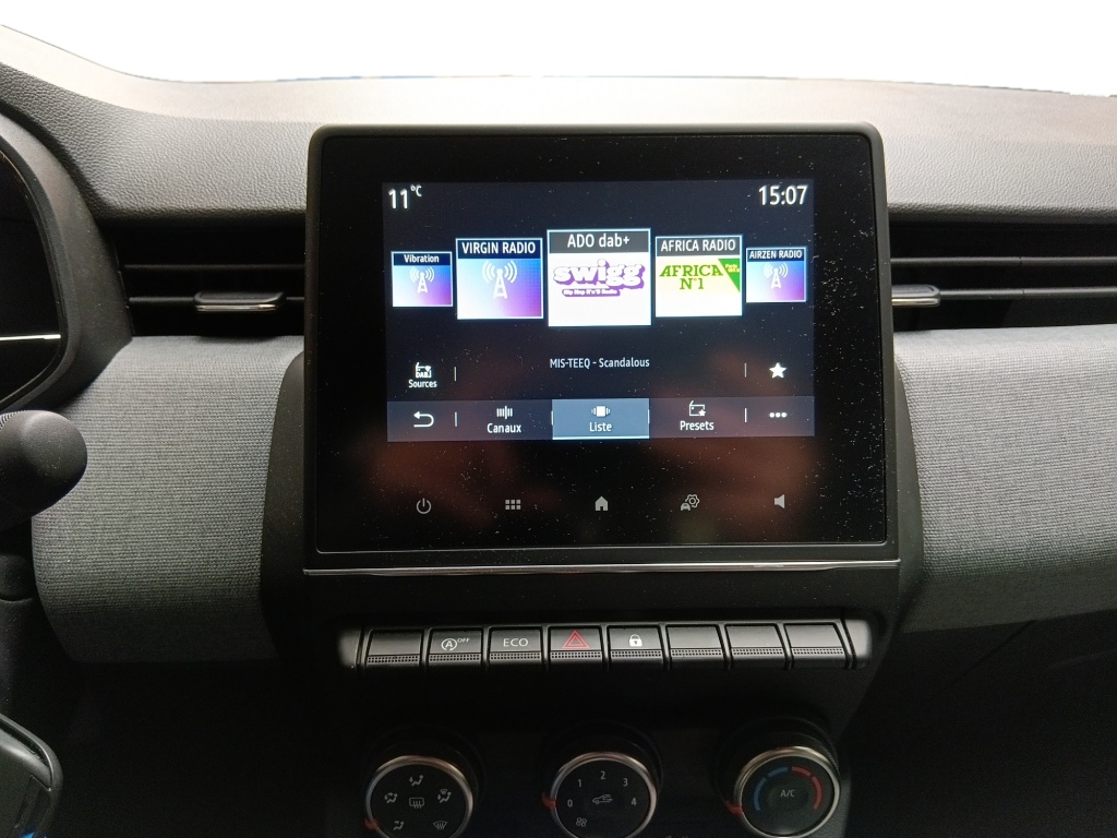 72564_p51 - RENAULT - CLIO - 2025 - photo 17