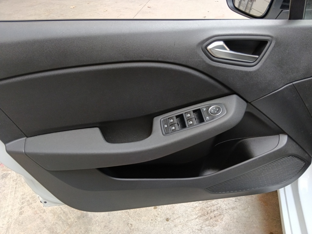 72566_p51 - RENAULT - CLIO - 2025 - photo 11