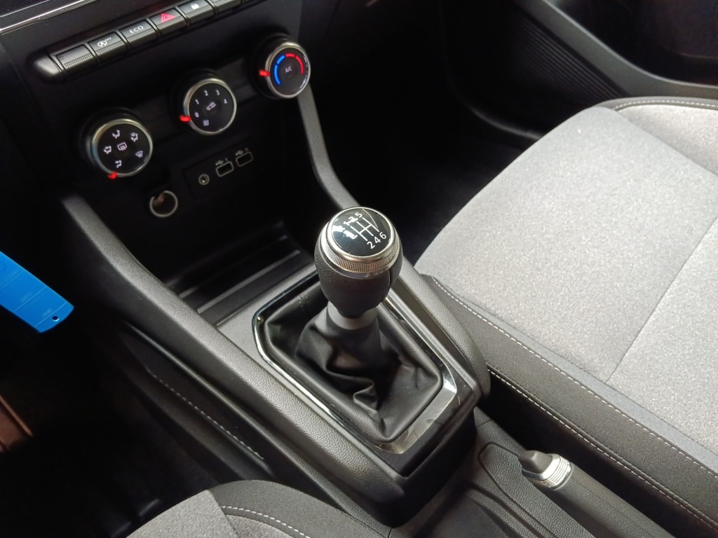 72566_p51 - RENAULT - CLIO - 2025 - photo 15