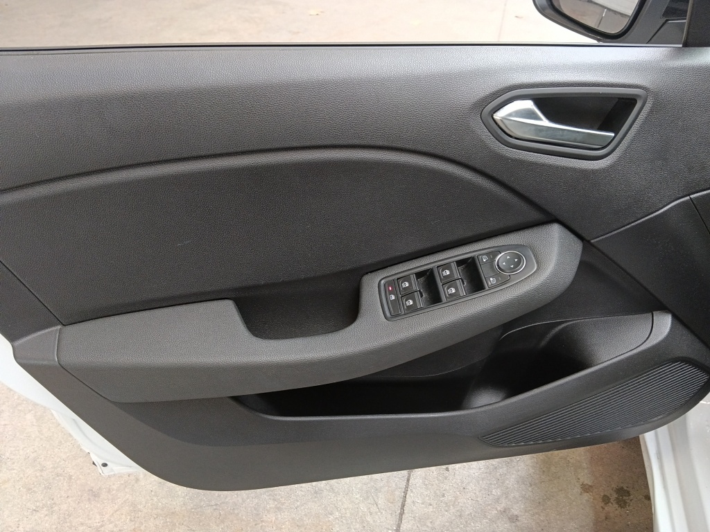 72567_p51 - RENAULT - CLIO - 2025 - photo 11