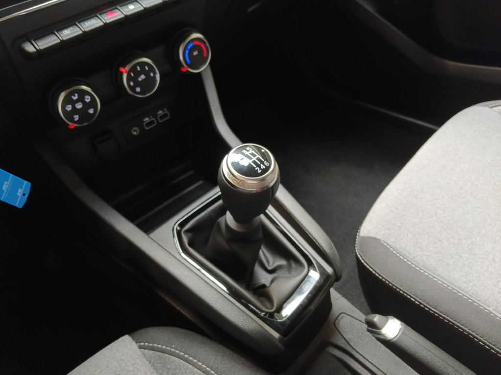 72567_p51 - RENAULT - CLIO - 2025 - photo 15