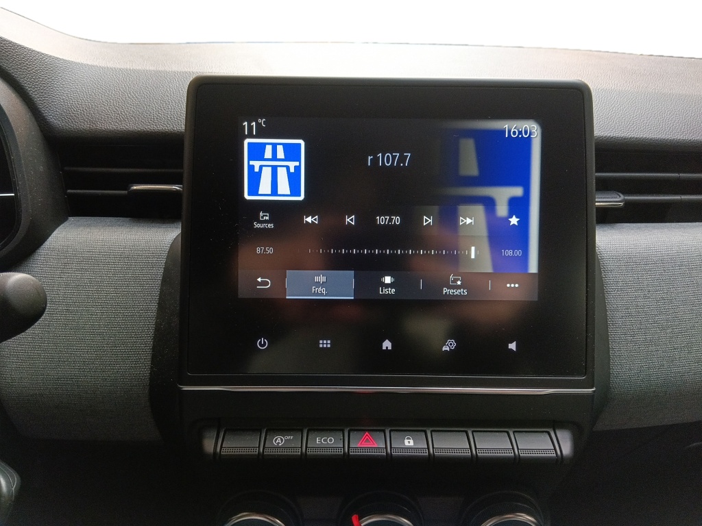 72567_p51 - RENAULT - CLIO - 2025 - photo 17