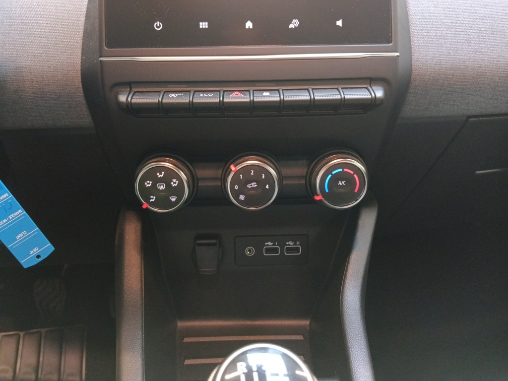 72567_p51 - RENAULT - CLIO - 2025 - photo 20