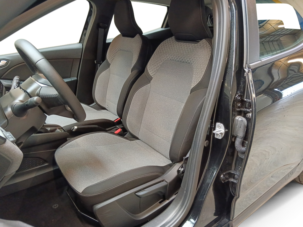 72568_p51 - RENAULT - CLIO - 2025 - photo 10