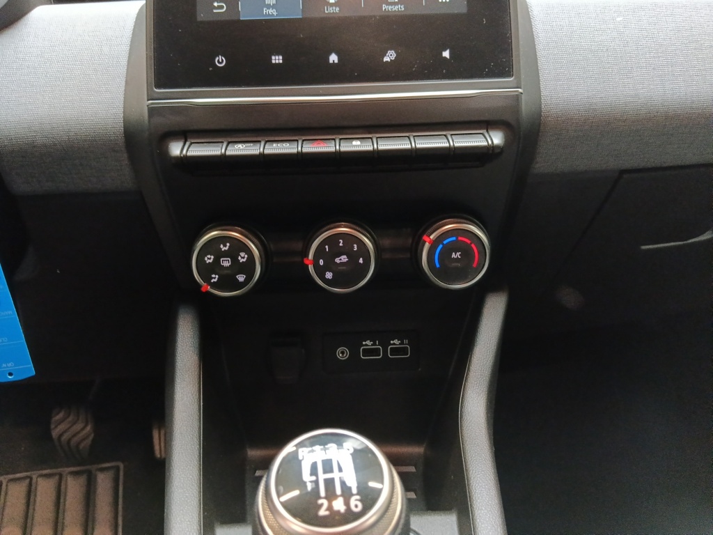 72568_p51 - RENAULT - CLIO - 2025 - photo 20