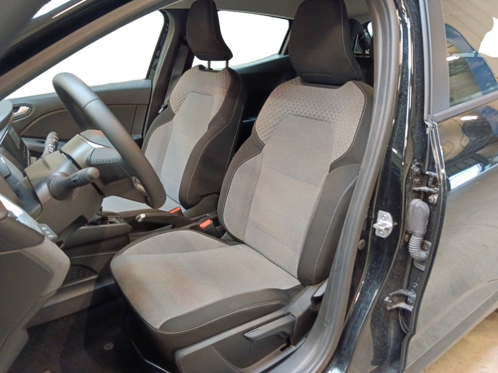 72569_p51 - RENAULT - CLIO - 2025 - photo 10