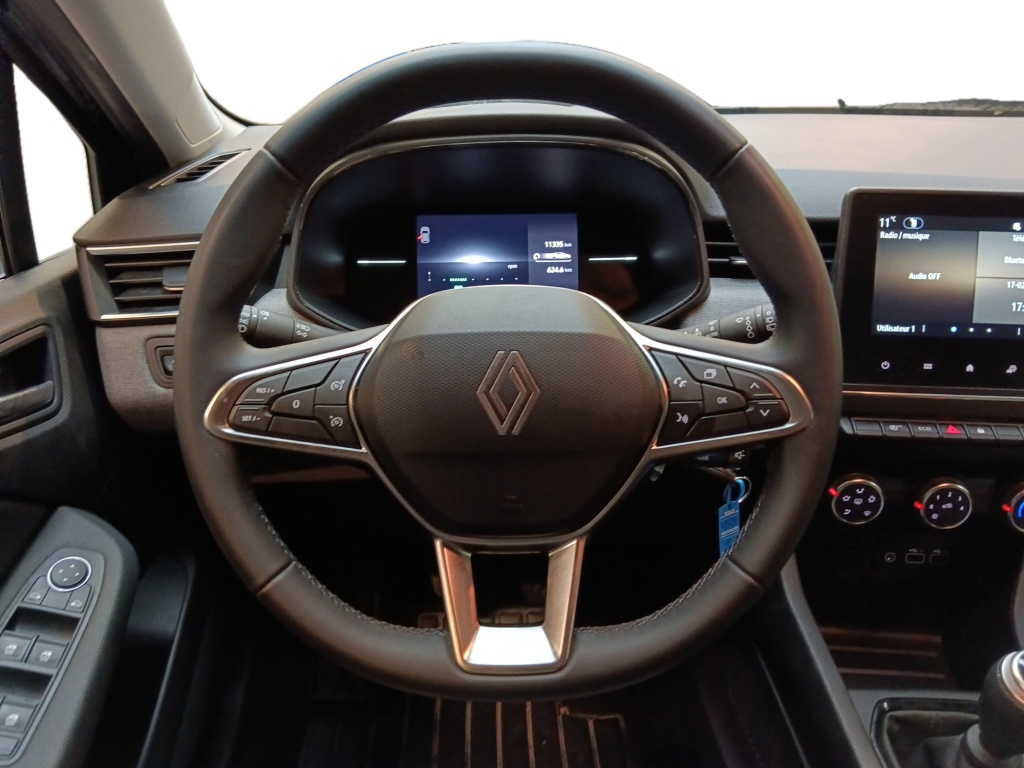 72569_p51 - RENAULT - CLIO - 2025 - photo 13