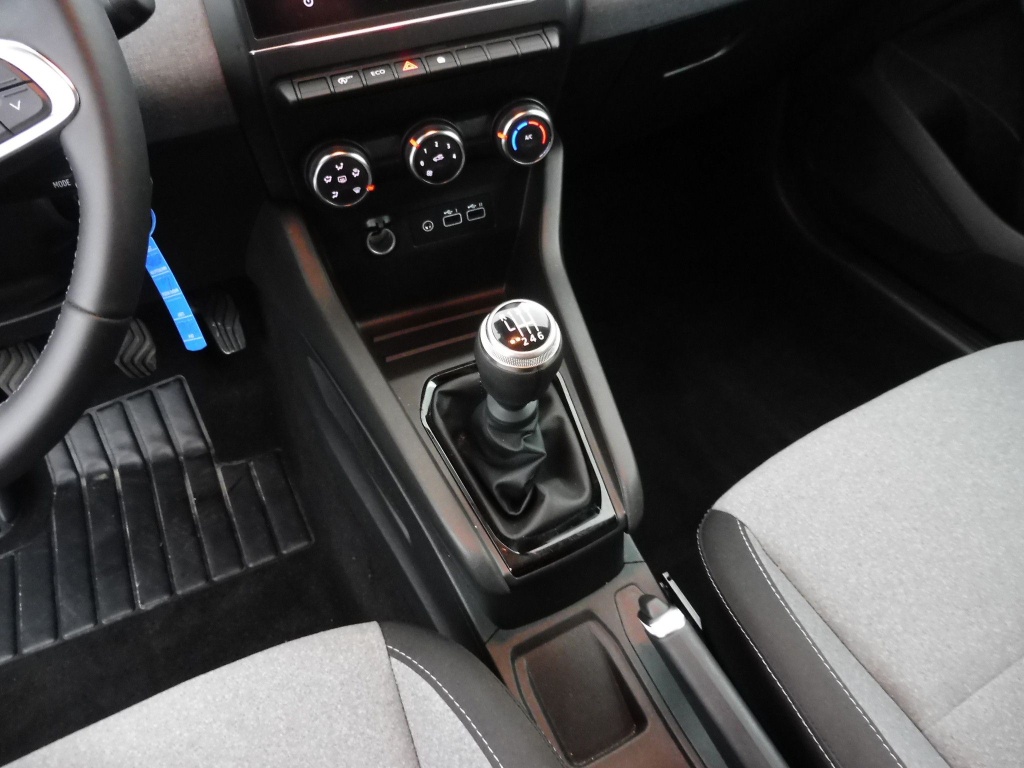 71344_p51 - RENAULT - CLIO - 2025 - photo 11