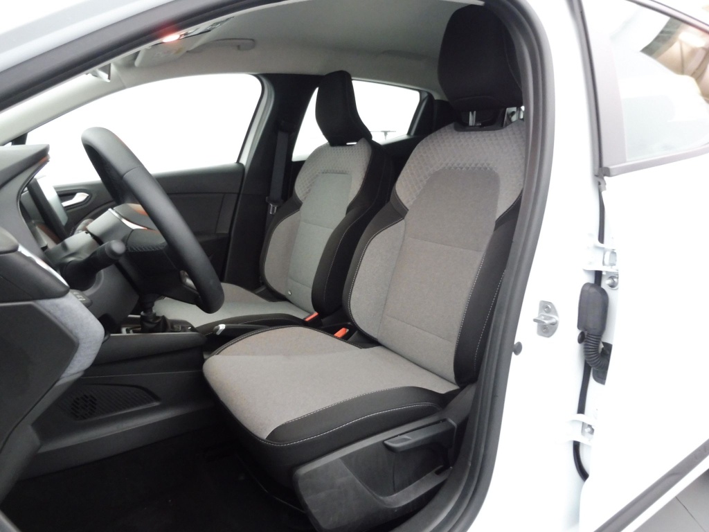 71344_p51 - RENAULT - CLIO - 2025 - photo 12