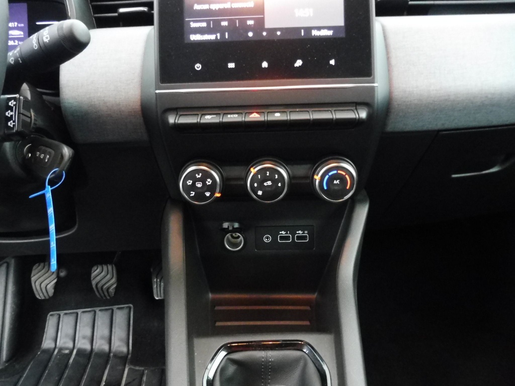 71344_p51 - RENAULT - CLIO - 2025 - photo 6