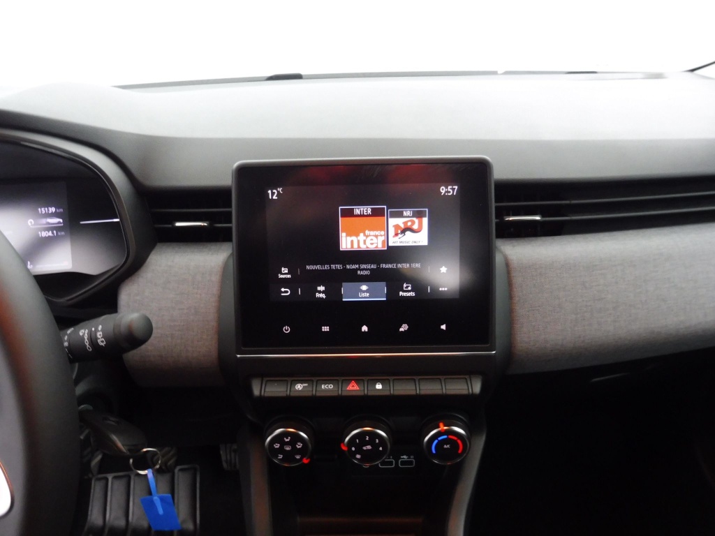 71349_p51 - RENAULT - CLIO - 2025 - photo 10