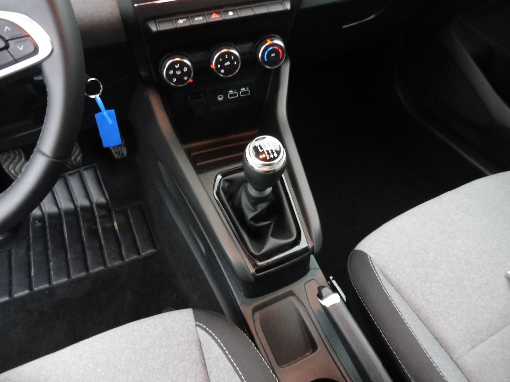 71349_p51 - RENAULT - CLIO - 2025 - photo 11