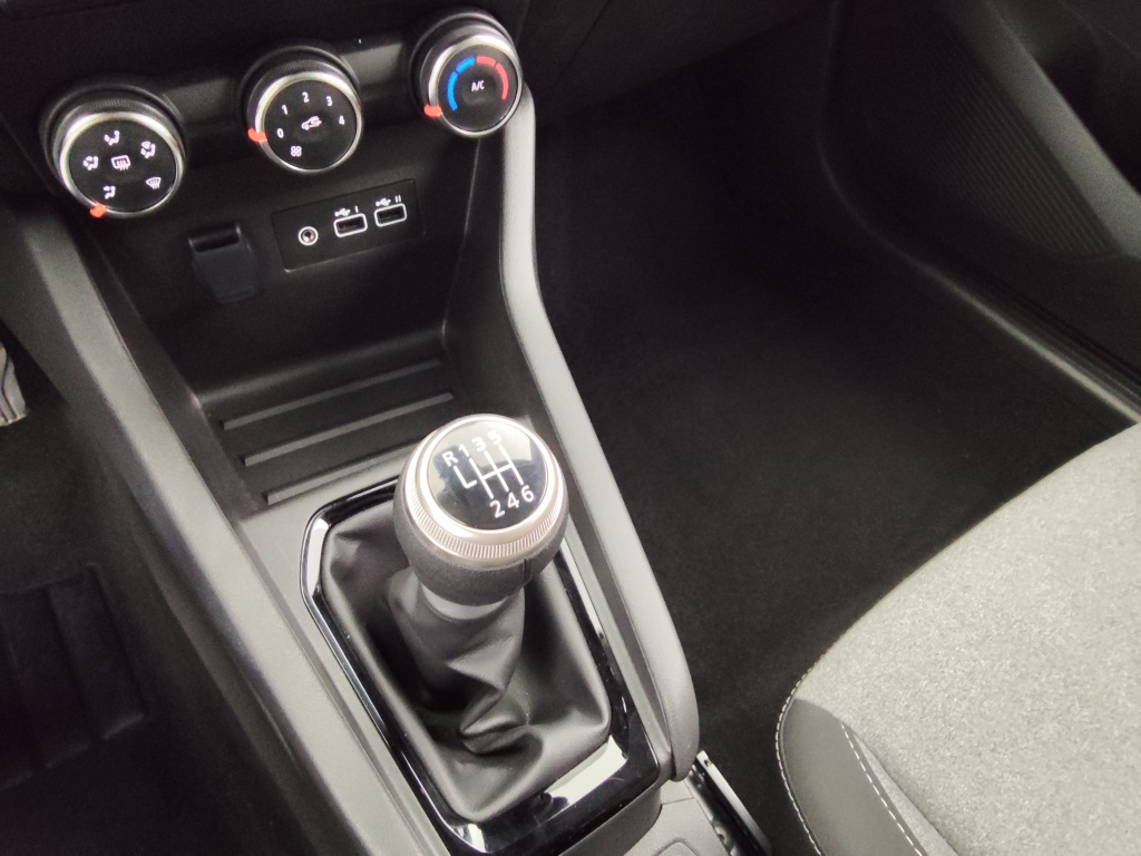 72476_p51 - RENAULT - CLIO - 2025 - photo 14