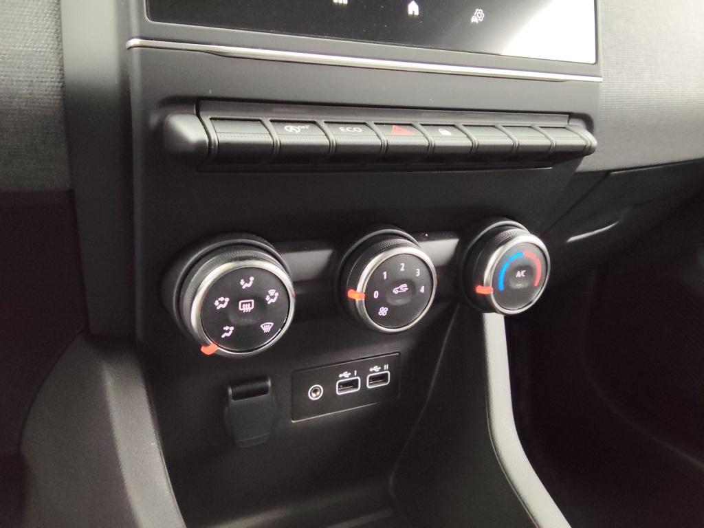 72476_p51 - RENAULT - CLIO - 2025 - photo 7