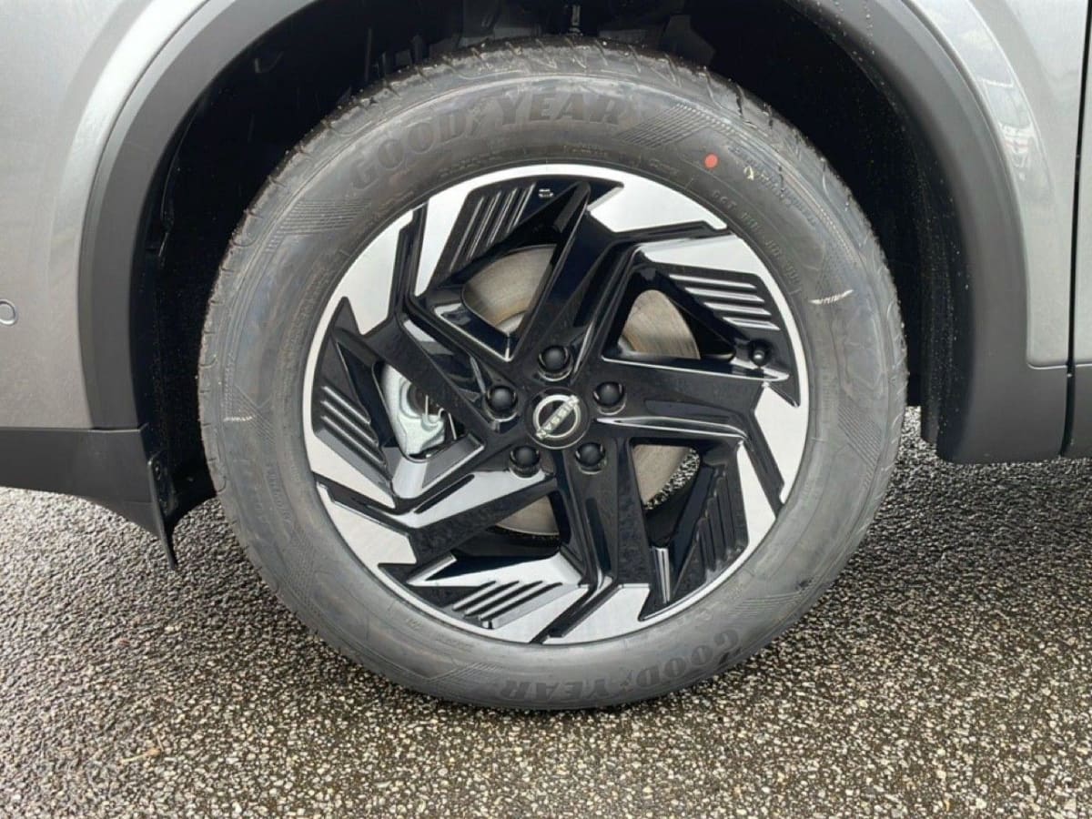 380819_p2 - NISSAN - QASHQAI - 2025 - photo 9