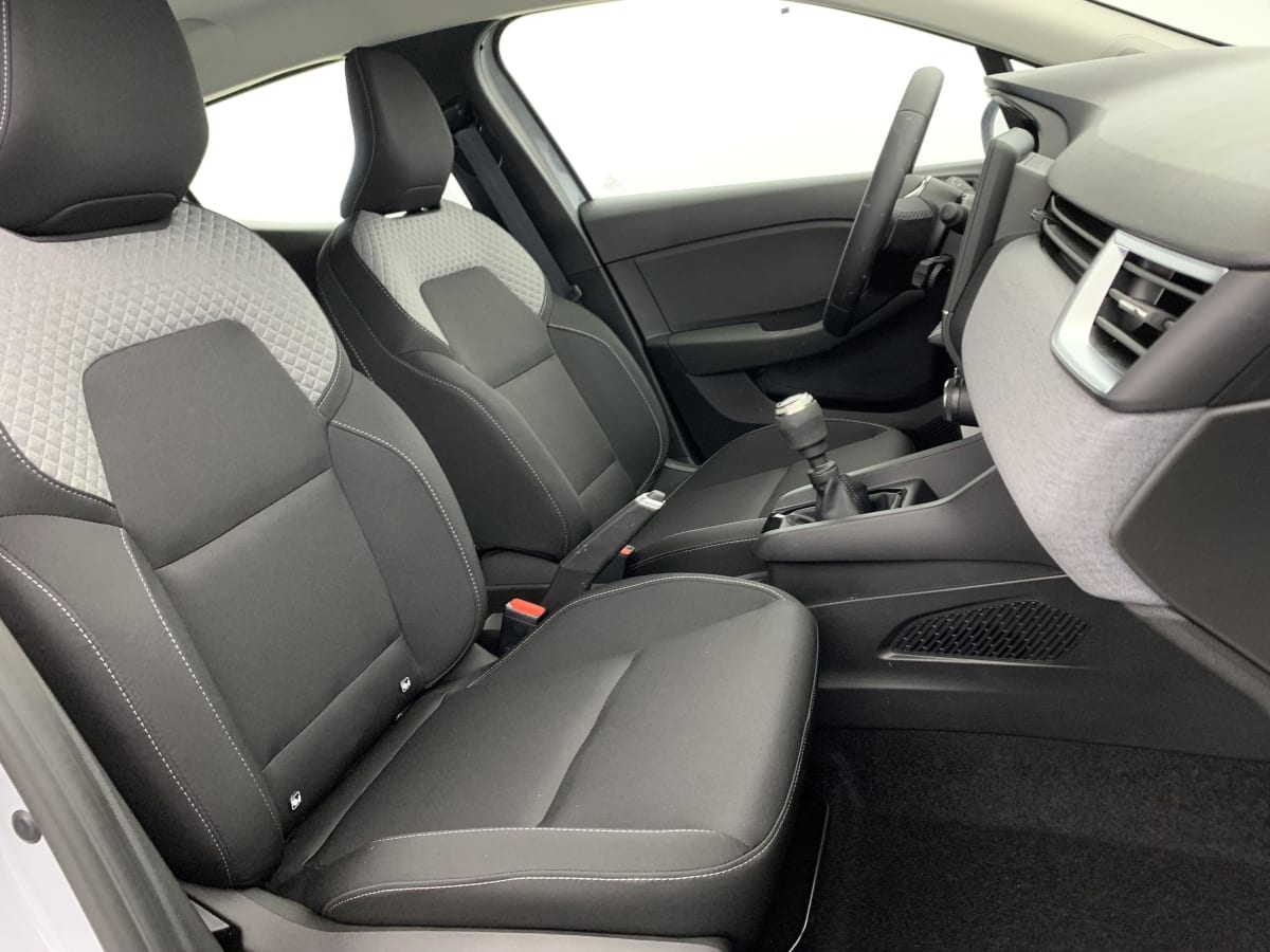 376519_p2 - RENAULT - CLIO 5 - 2025 - photo 9