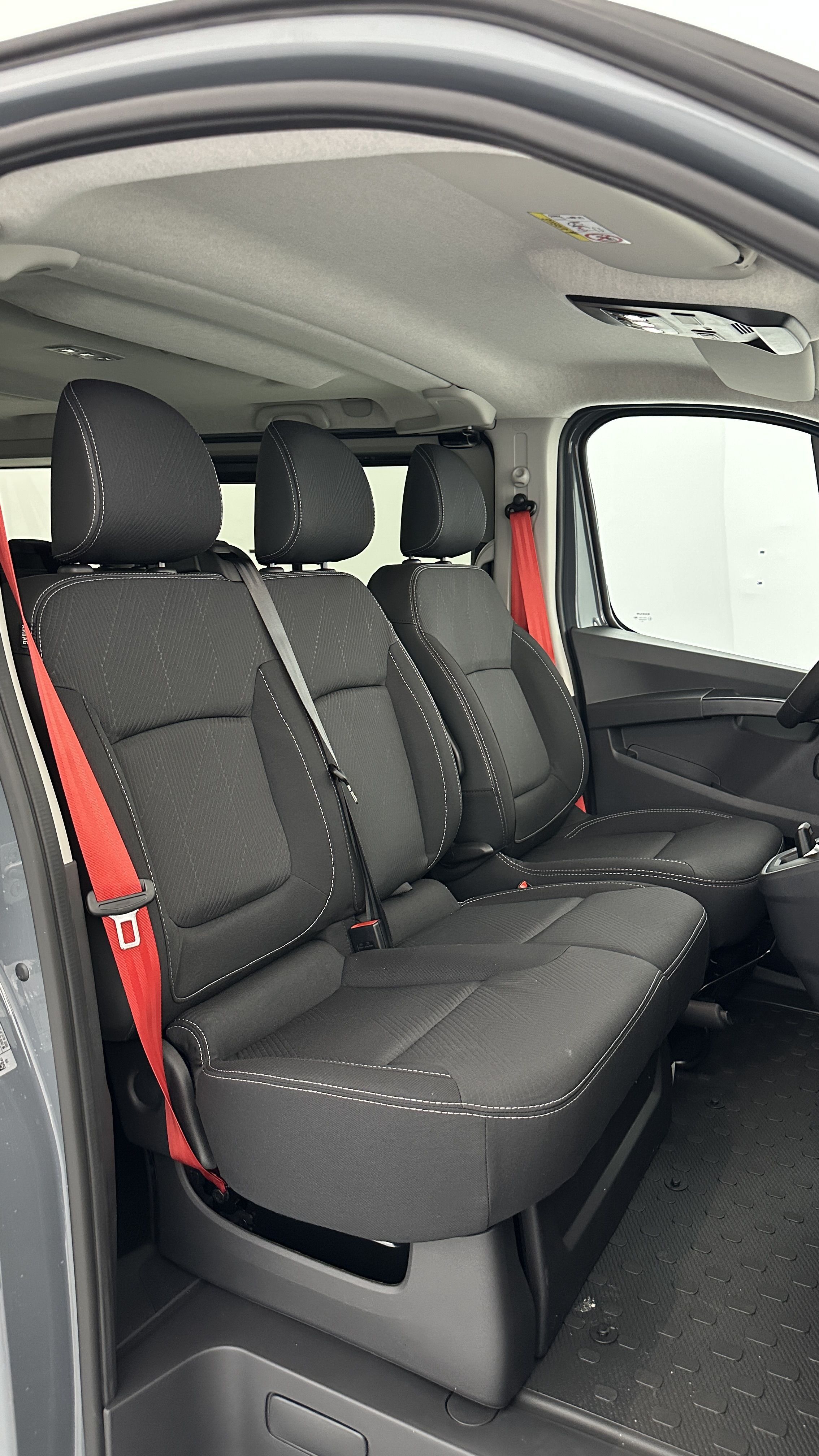 GLI00026348_p53 - RENAULT TRUCKS - TRAFIC COMBI - 2026 - photo 15