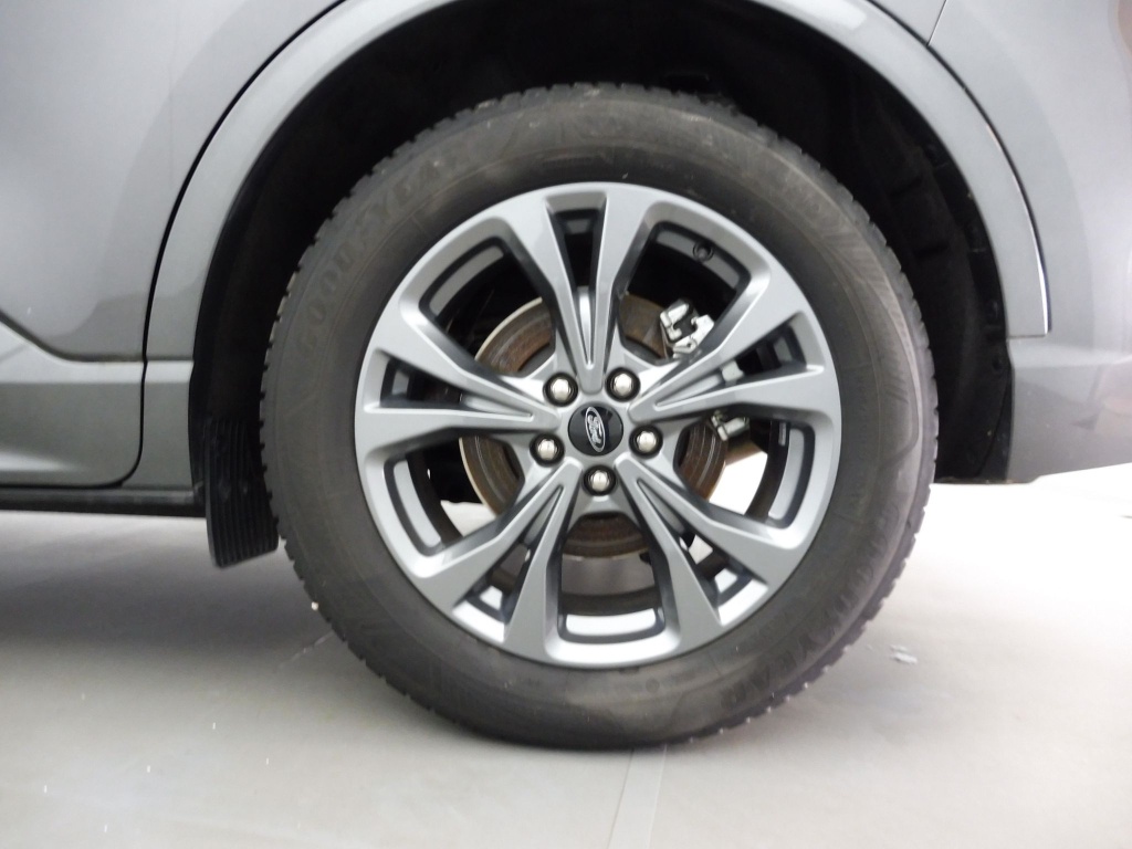 70374_p51 - FORD - KUGA - 2024 - photo 12