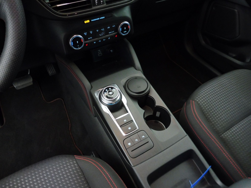 70374_p51 - FORD - KUGA - 2024 - photo 14