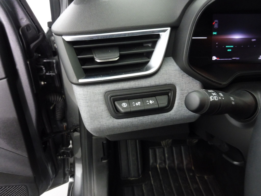 72420_p51 - RENAULT - CLIO - 2025 - photo 7