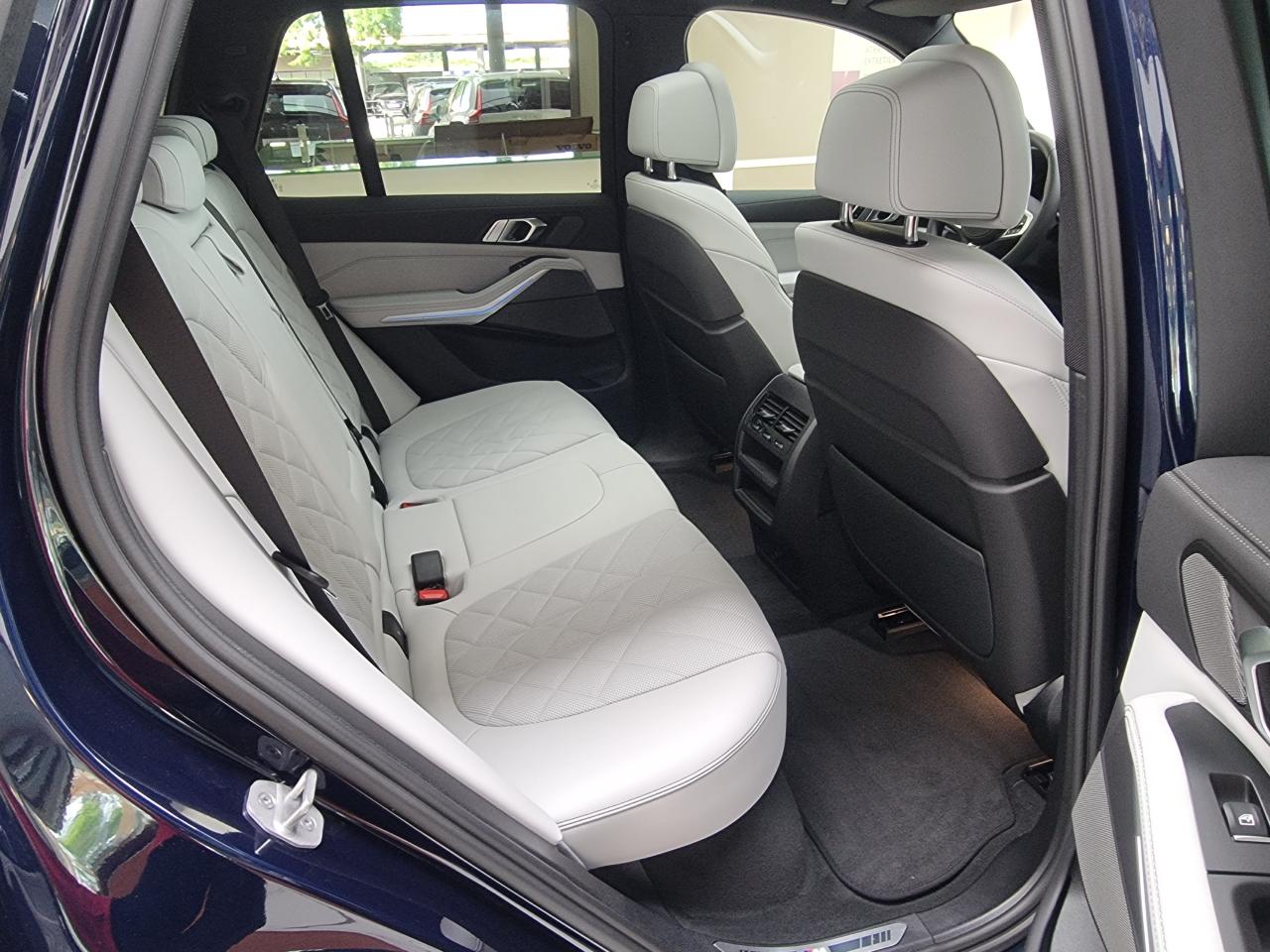 0679-0000787_p68 - BMW - X5 - 2025 - photo 25
