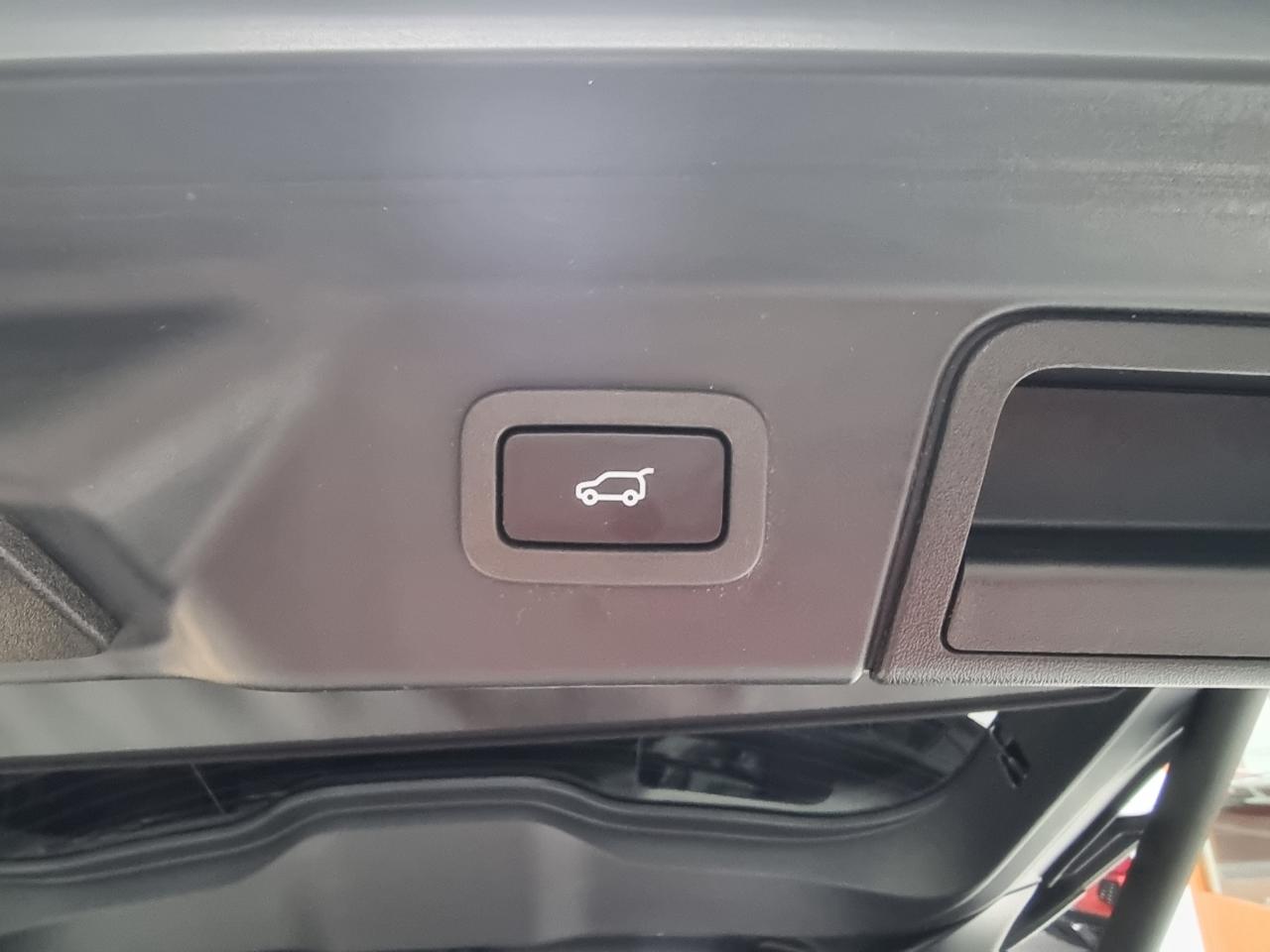 0679-0001106_p68 - LAND ROVER - VELAR - 2023 - photo 13