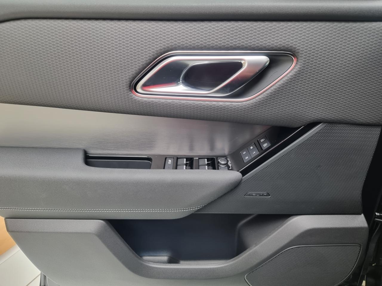 0679-0001106_p68 - LAND ROVER - VELAR - 2023 - photo 16