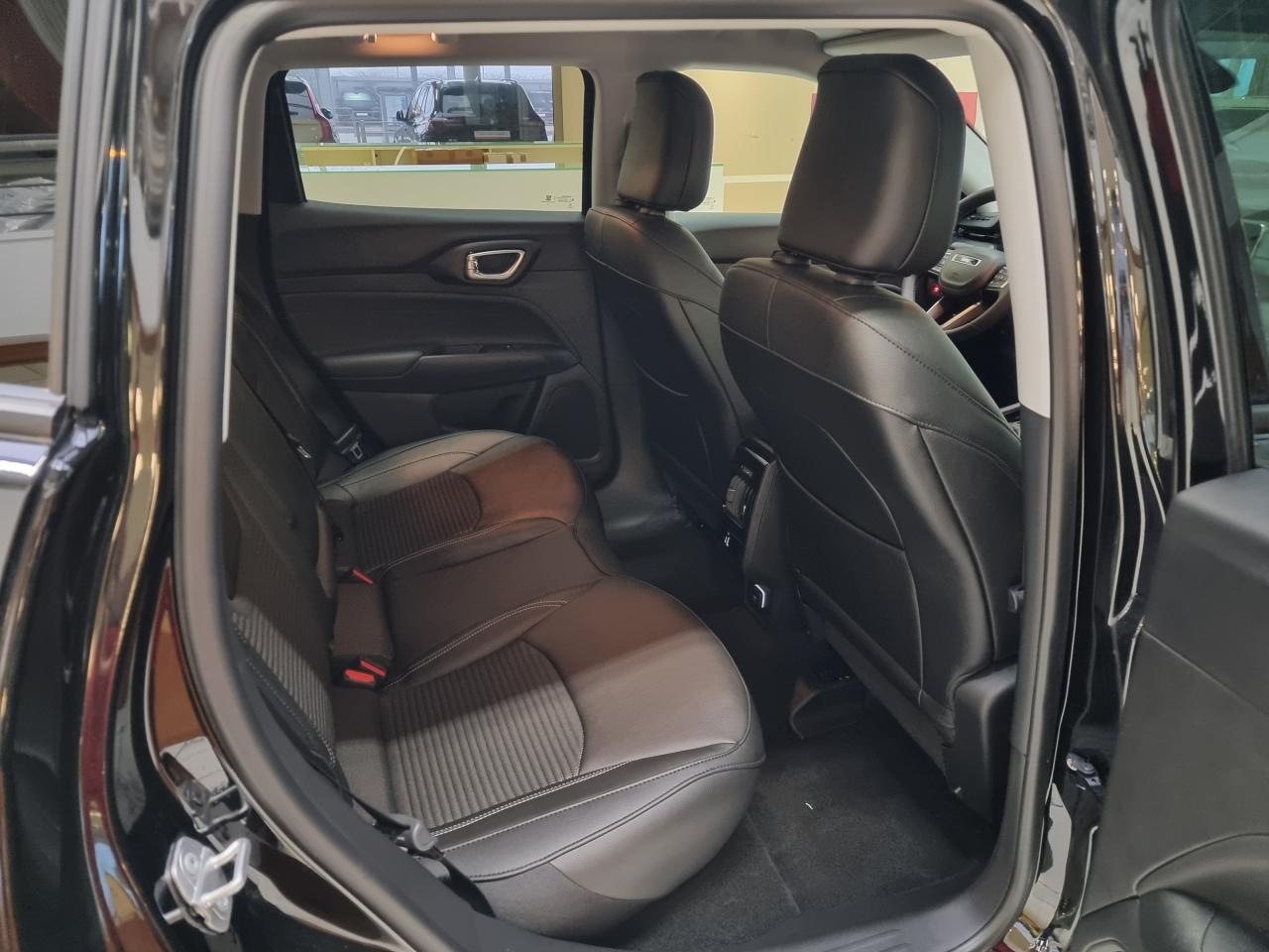 0679-0002724_p68 - JEEP - COMPASS - 2023 - photo 22