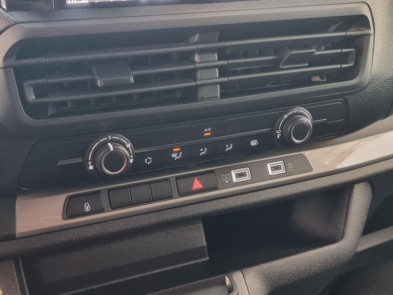 0679-0002935_p68 - CITROEN - JUMPY - 2025 - photo 19