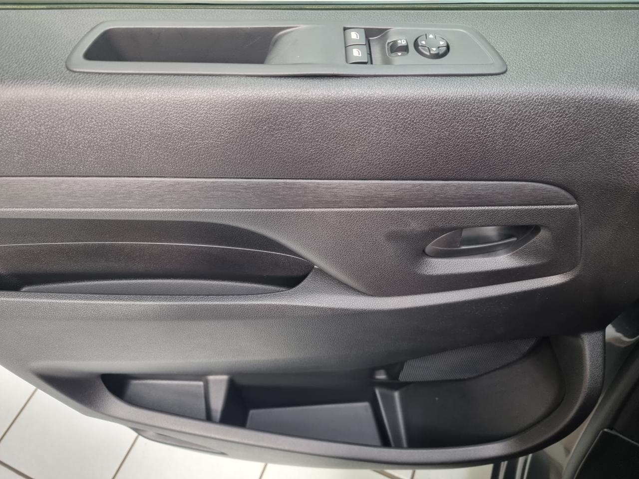 0679-0003000_p68 - CITROEN - JUMPY - 2025 - photo 18