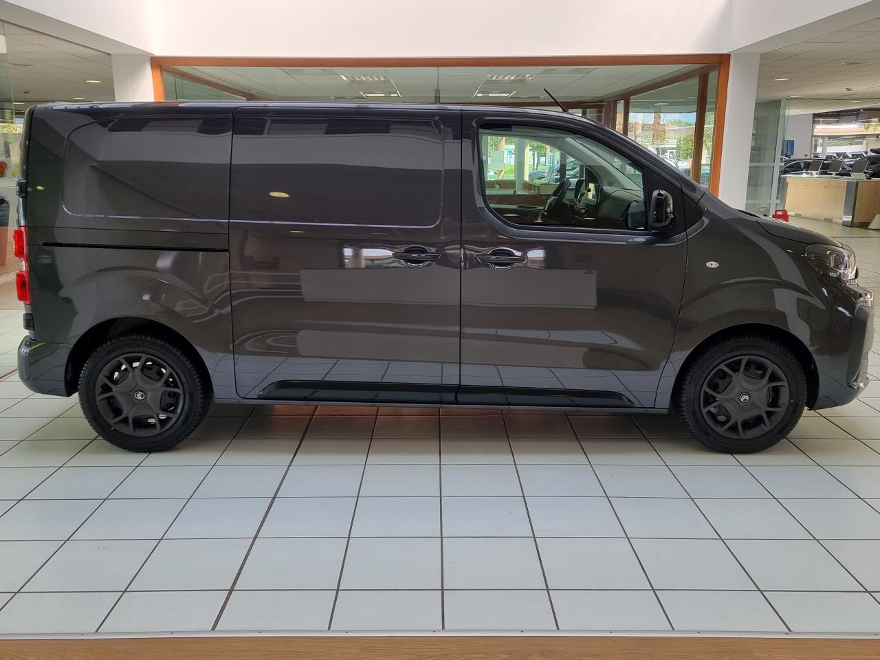 0679-0003001_p68 - CITROEN - JUMPY - 2025 - photo 24