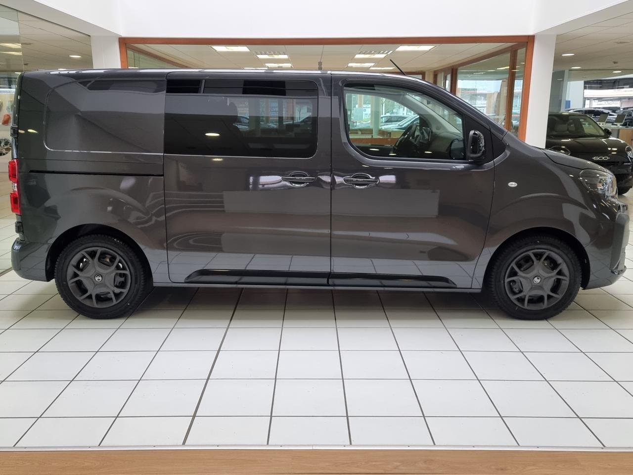 0679-0003006_p68 - CITROEN - JUMPY - 2025 - photo 28