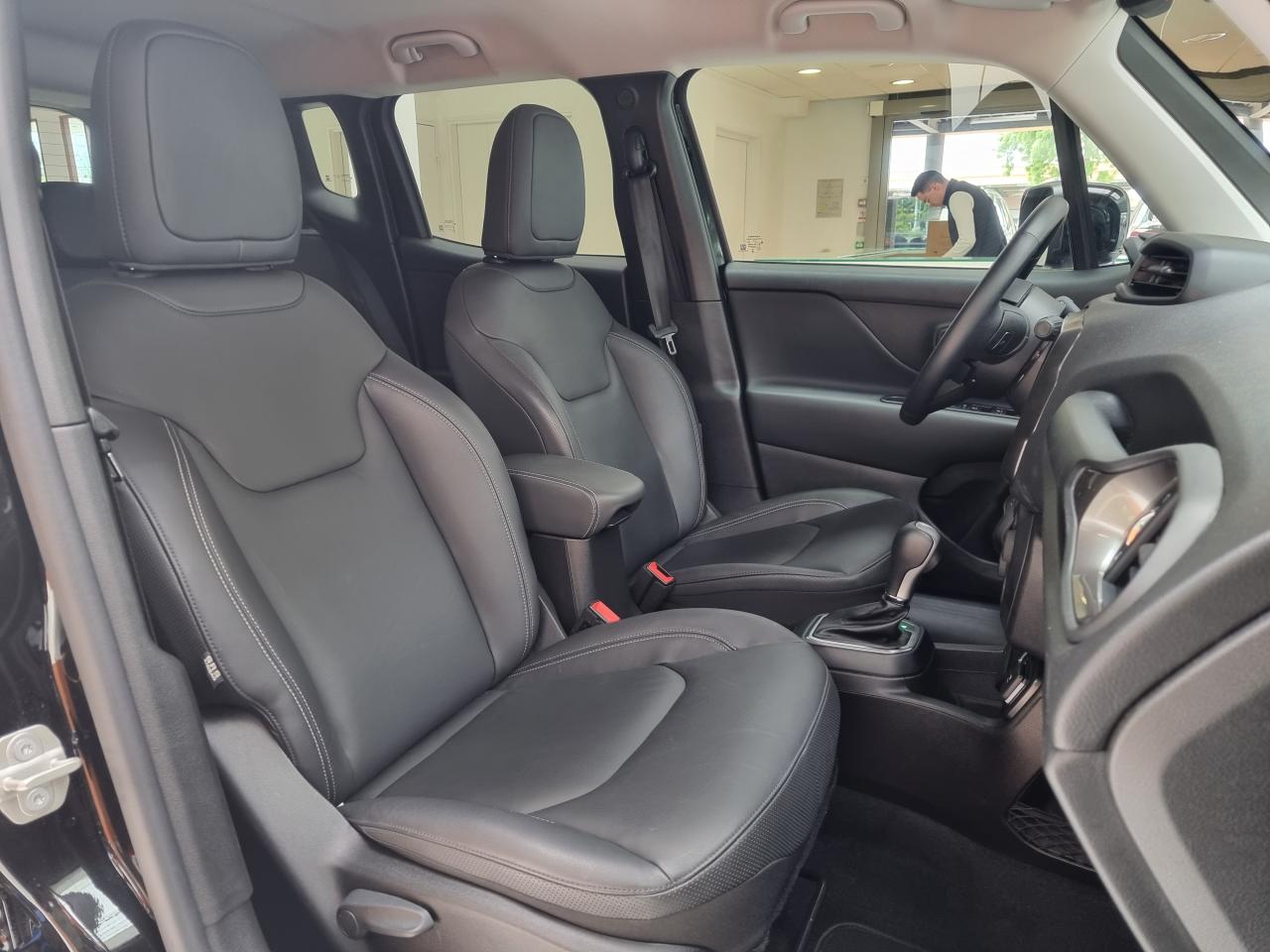 0679-0003019_p68 - JEEP - RENEGADE - 2024 - photo 12