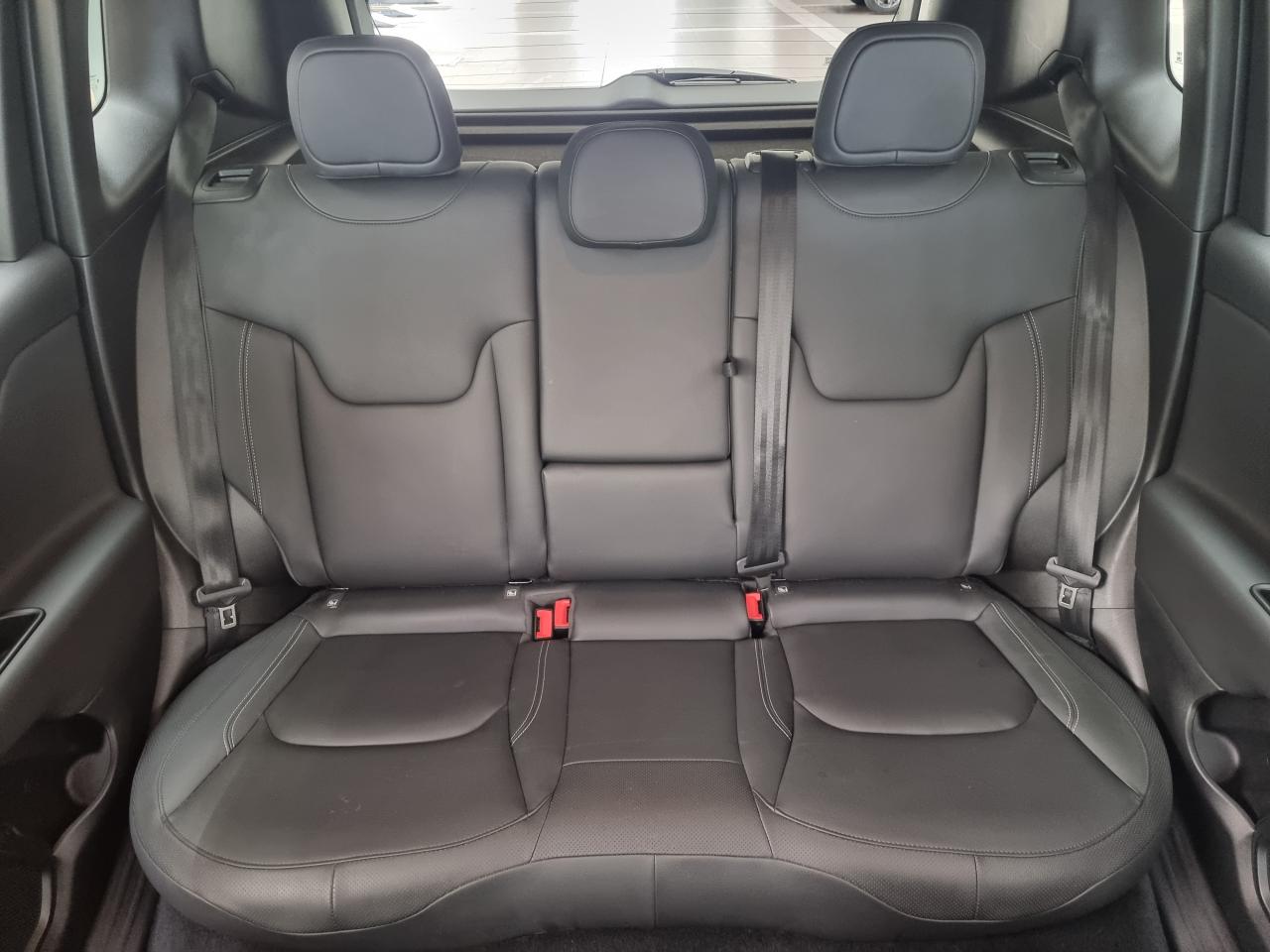 0679-0003019_p68 - JEEP - RENEGADE - 2024 - photo 13