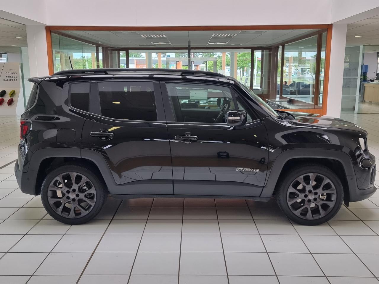 0679-0003019_p68 - JEEP - RENEGADE - 2024 - photo 29