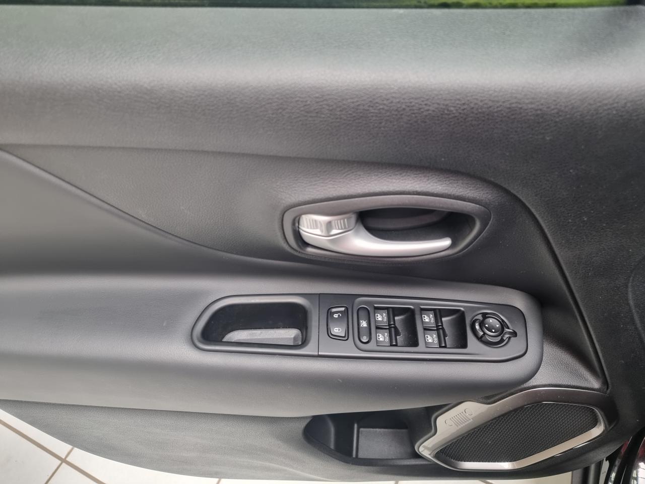 0679-0003019_p68 - JEEP - RENEGADE - 2024 - photo 17