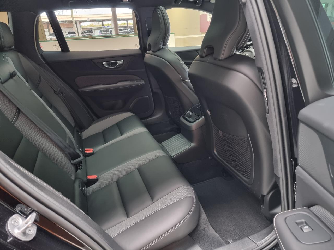 0679-0003130_p68 - VOLVO - V 60 - 2025 - photo 31