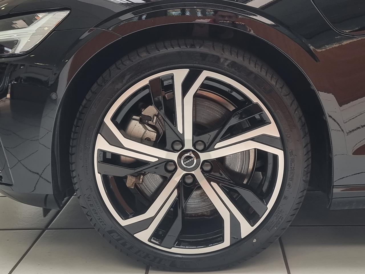 0679-0003130_p68 - VOLVO - V 60 - 2025 - photo 7