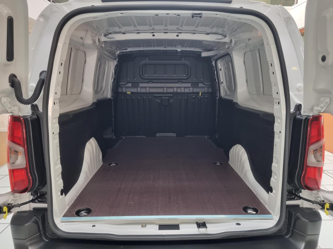 0679-0003177_p68 - PEUGEOT - PARTNER - 2025 - photo 13