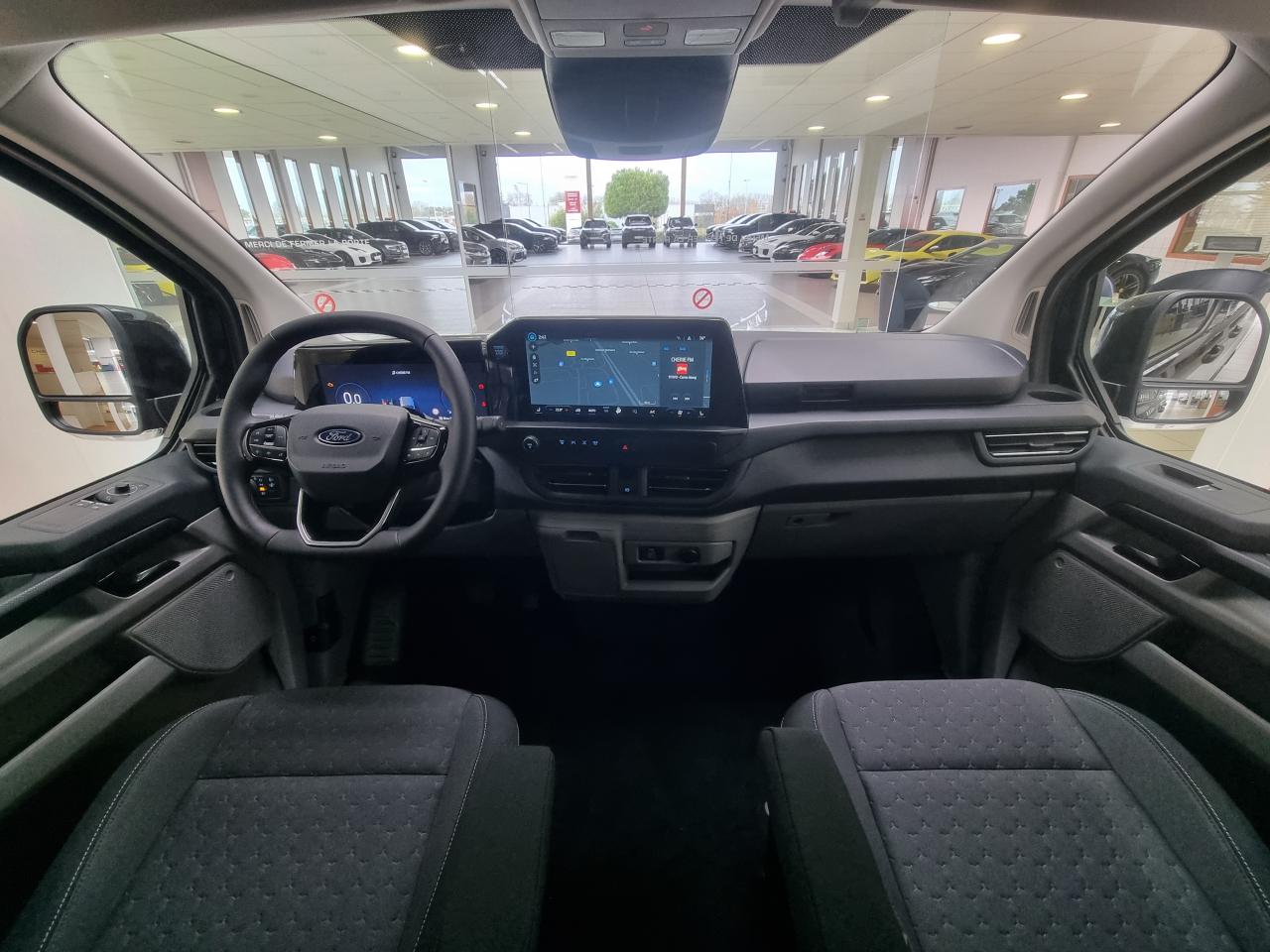 0679-0003189_p68 - FORD - TRANSIT - 2025 - photo 11