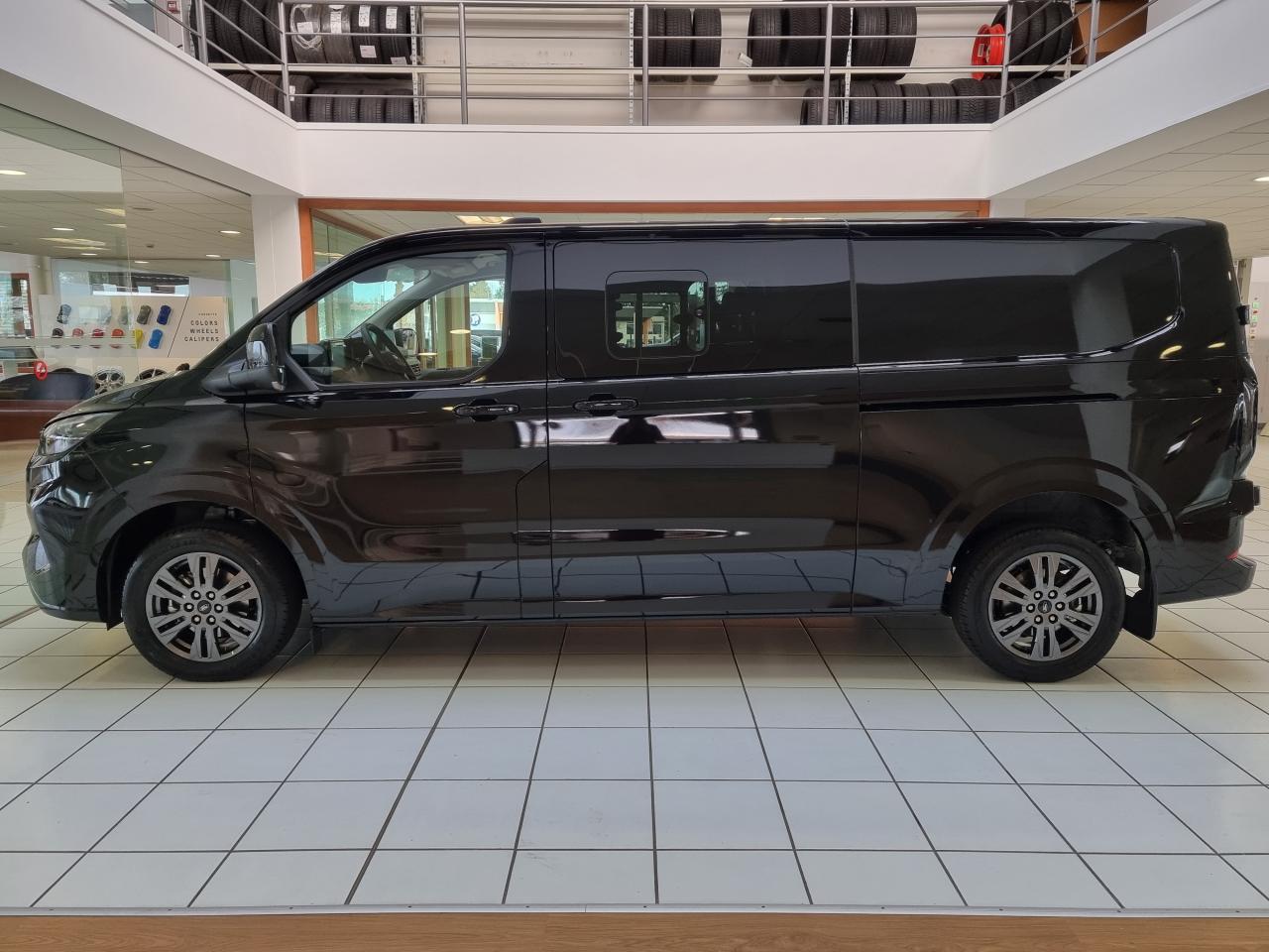 0679-0003189_p68 - FORD - TRANSIT - 2025 - photo 27