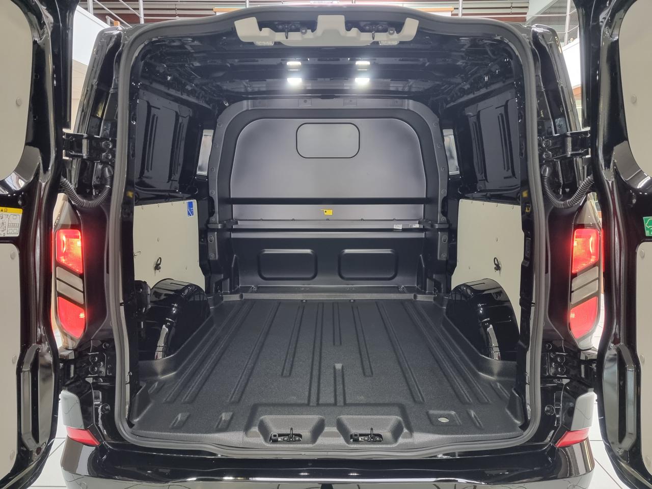 0679-0003189_p68 - FORD - TRANSIT - 2025 - photo 14