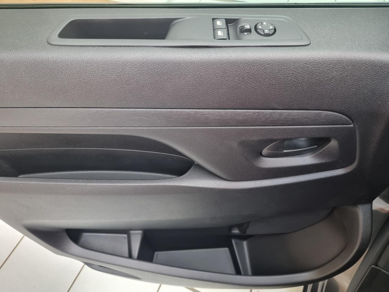 0679-0003194_p68 - CITROEN - JUMPY - 2025 - photo 17