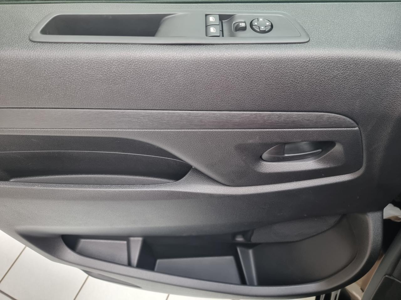 0679-0003195_p68 - CITROEN - JUMPY - 2025 - photo 17