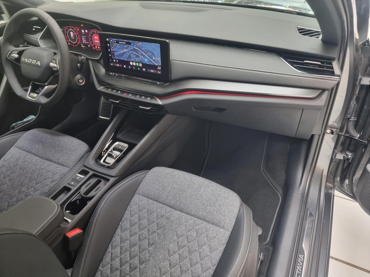 0679-0003220_p68 - SKODA - OCTAVIA - 2025 - photo 5