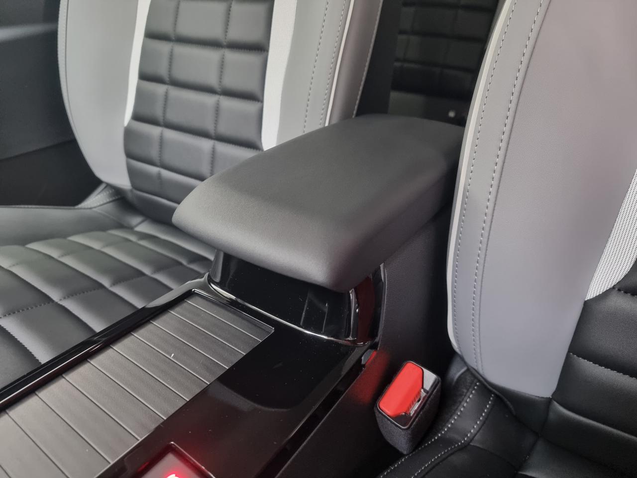 0679-0003235_p68 - CITROEN - C4 - 2025 - photo 18