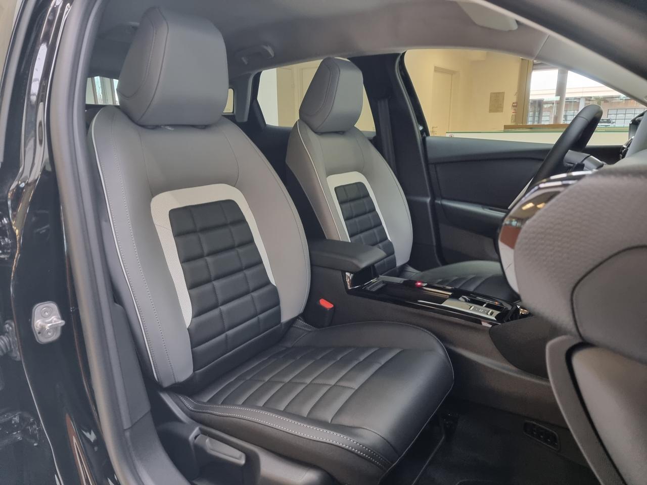 0679-0003235_p68 - CITROEN - C4 - 2025 - photo 12