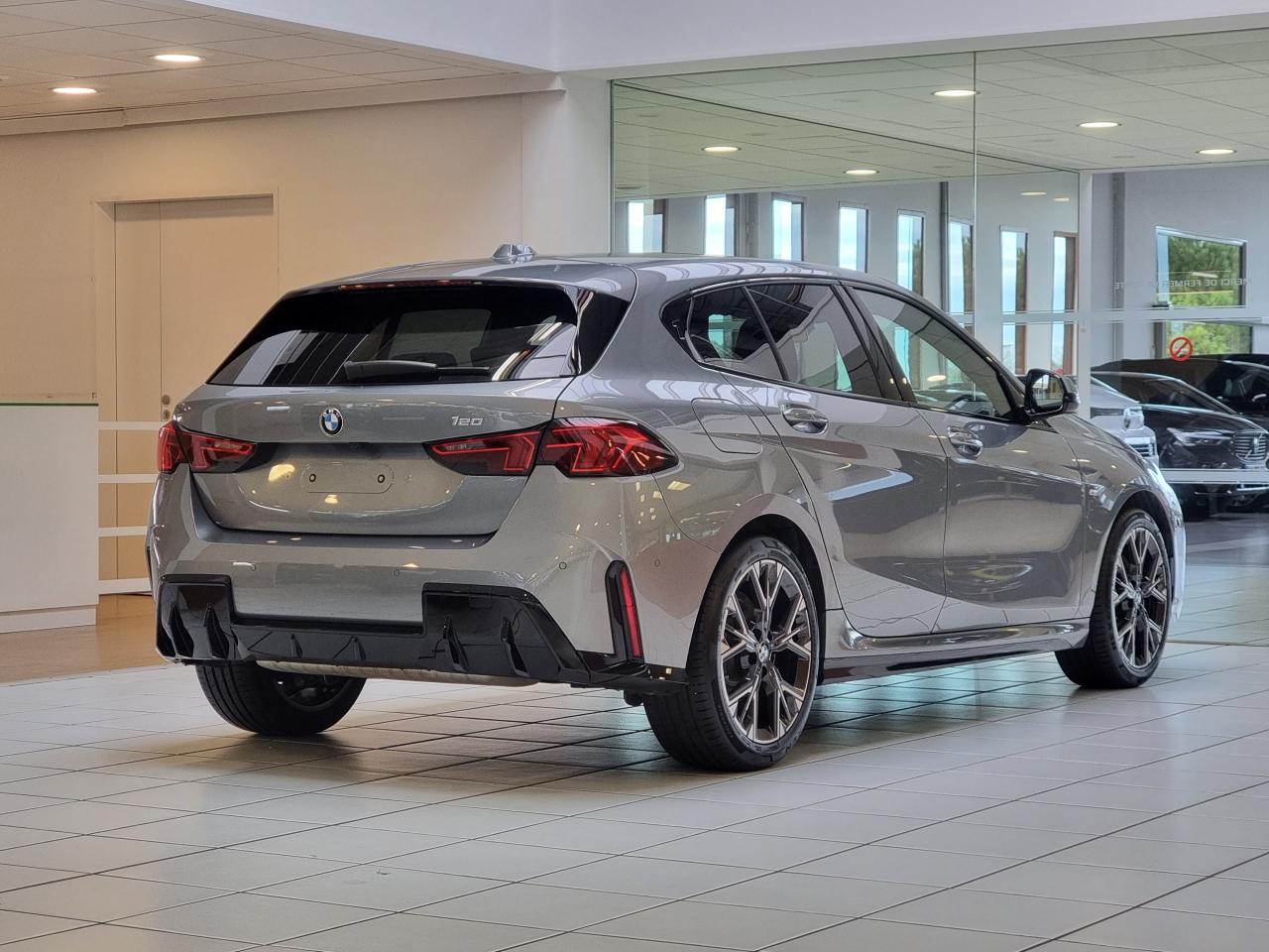 0679-0003282_p68 - BMW - SERIE 1 - 2025 - photo 2