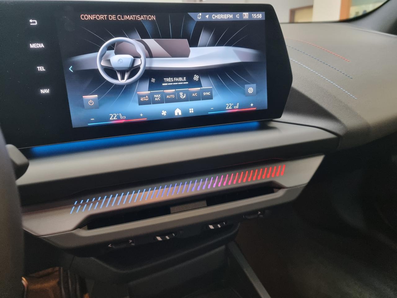 0679-0003282_p68 - BMW - SERIE 1 - 2025 - photo 23